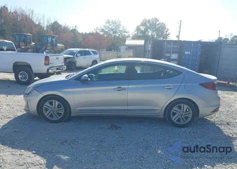 2020 Hyundai Elantra Value Edition z USA, uszkodzony, nr VIN 5NPD84LF2LH550101